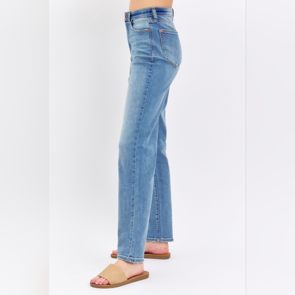 Just In !! JUDY BLUE Full Size High Waist Straight Jeans - Picture 3 of 11